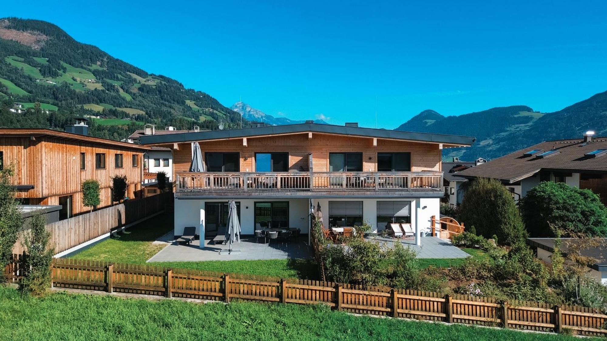 Zillerheart - Balcony Und Car Park By Alpenluxus Appartements Fügen Exteriér fotografie
